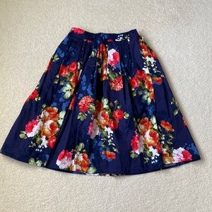 Size xsmall midi floral skirt